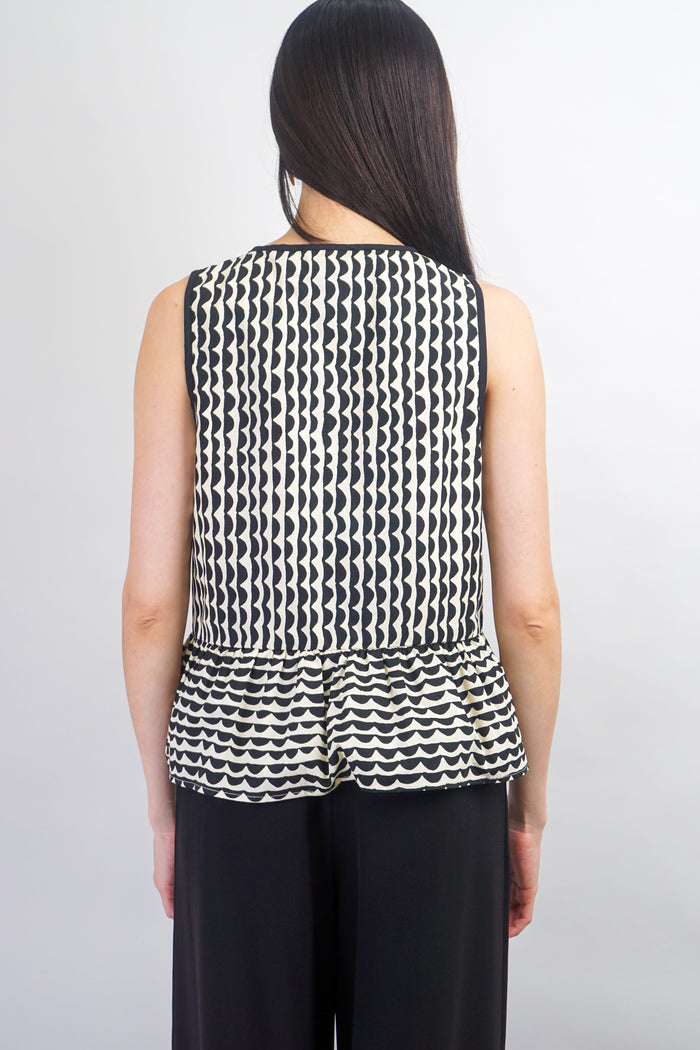 Private Label TOPS Cream/Black Scallop Print Sleeveless Blouse
