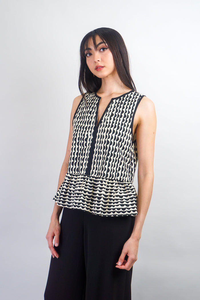 Private Label TOPS Cream/Black Scallop Print Sleeveless Blouse
