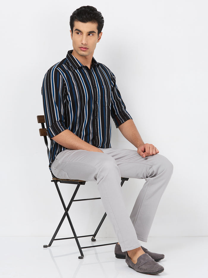 Full sleeves Slim Fit Black Structured Striper Shirt