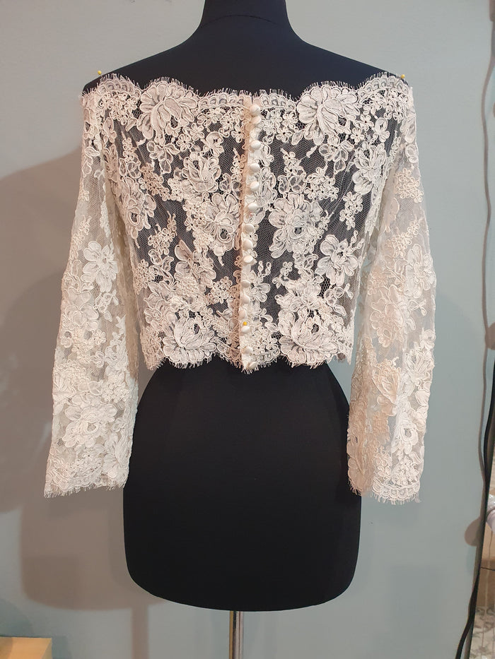 Lee Ann Belter off shoulder 3/4 sleeve topper 22