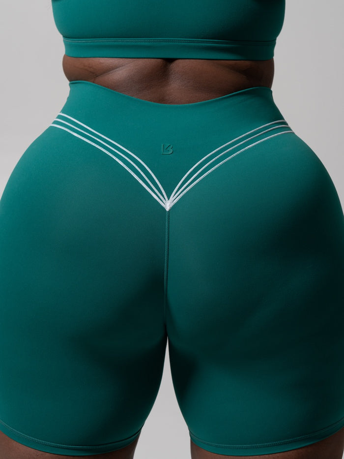 Micro Legacy Short 6" - Fresh and White