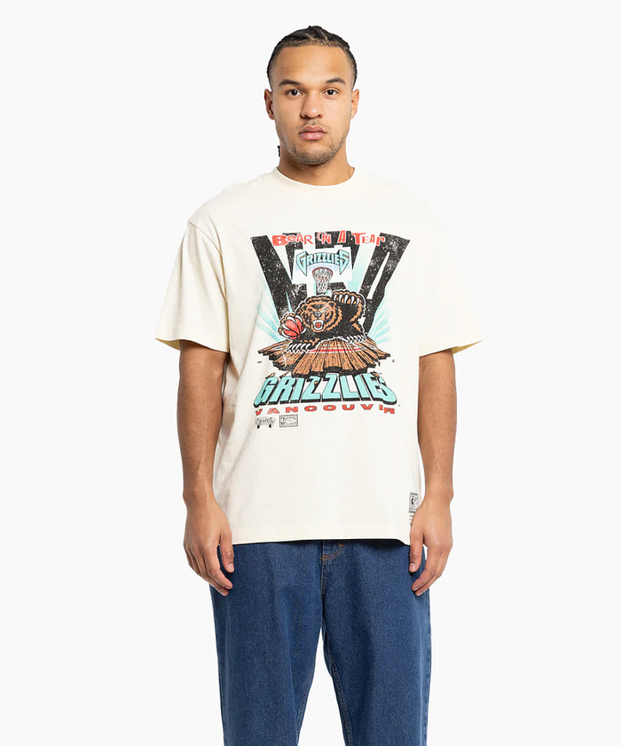 Mitchell & Ness Vancouver Grizzlies Bear On Tear Tee (Cream)