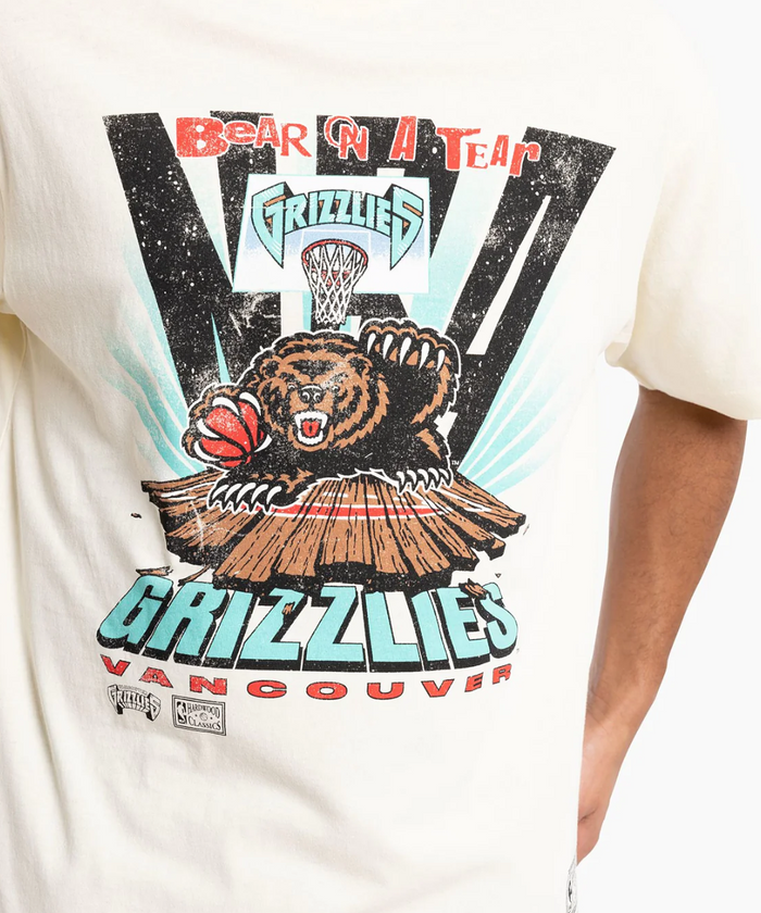 Mitchell & Ness Vancouver Grizzlies Bear On Tear Tee (Cream)