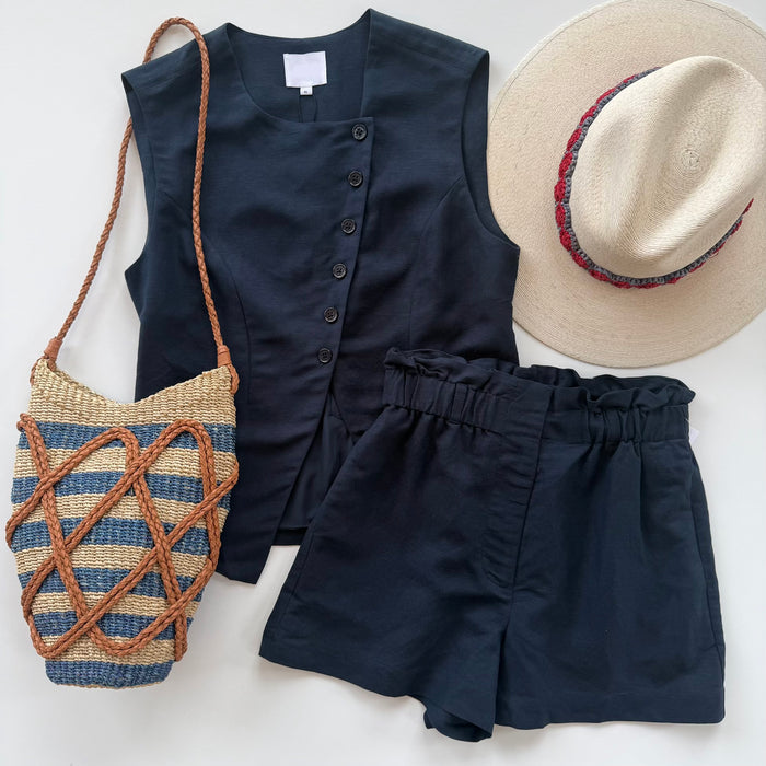 Su171 Navy Linen Shorts