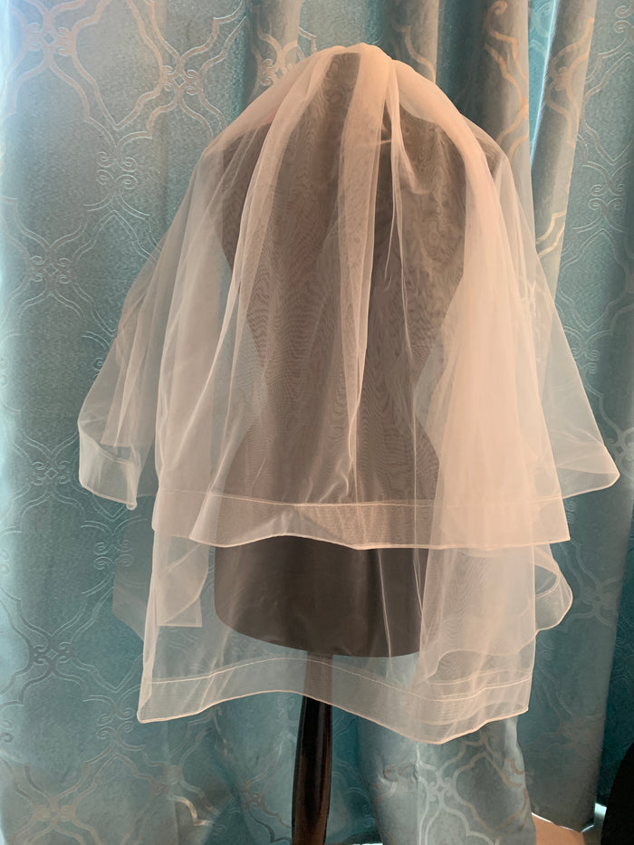 Veil 122: Horsehair edge veil fingertip length 2 tier
