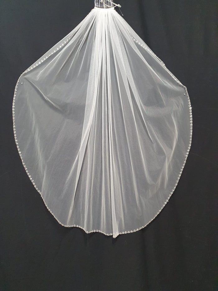 Veil 220: 1 tier fingertip veils with beaded edge