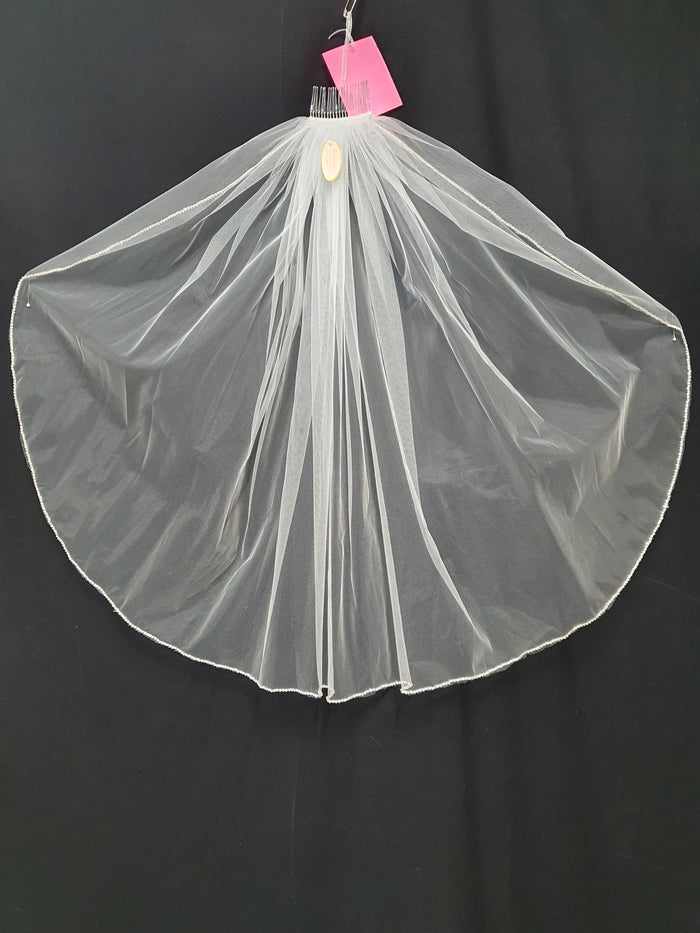 Veil 220: 1 tier fingertip veils with beaded edge