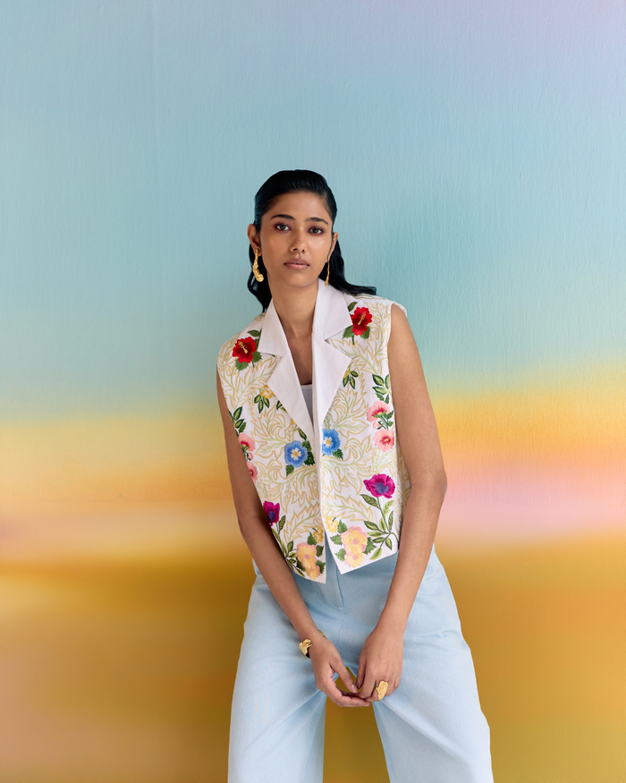 WHITE GARDEN BLOOM WAISTCOAT
